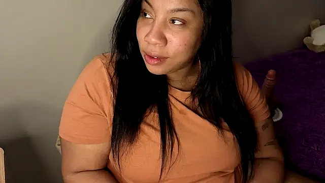 Snapshot of RoxiesObsession chatting on 03-02-25, 10:05 RoxiesObsession online show from 03-02-25, 10:05