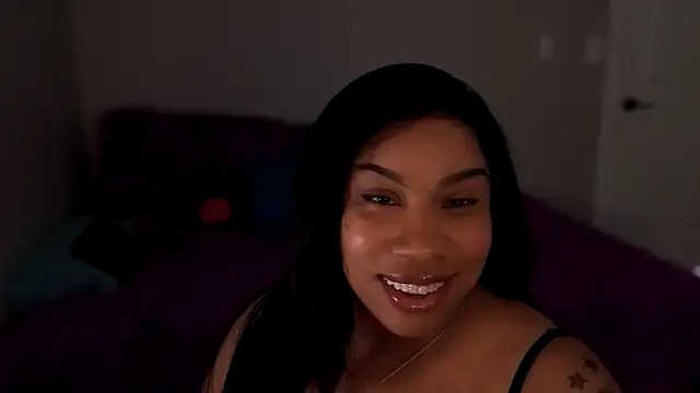 Snapshot of RoxiesObsession chatting on 02-27-25, 05:26 RoxiesObsession online show from 02-27-25, 05:26