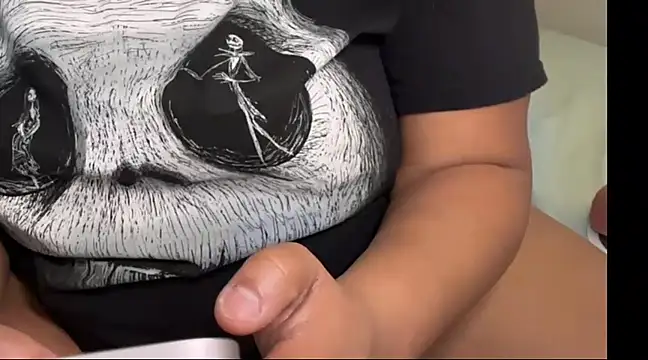 Snapshot of RoxiesObsession chatting on 02-10-25, 08:21 RoxiesObsession online show from 02-10-25, 08:21