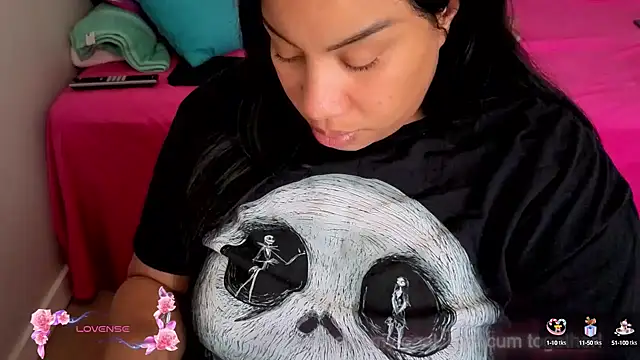 Snapshot of RoxiesObsession chatting on 03-10-25, 05:50 RoxiesObsession online show from 03-10-25, 05:50