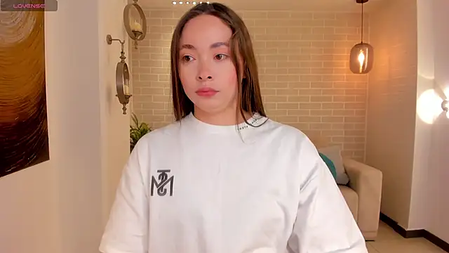 AlinaKravitz online show from 04-18-26, 12:18