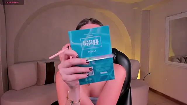 KaiaFerreira online show from 10-18-25, 12:40