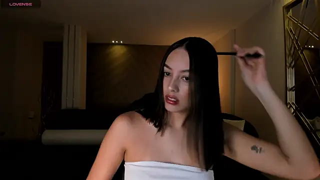 KaiaFerreira online show from 10-27-25, 11:00