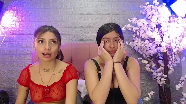  lesbi hard 69 online show from 03-06-26, 02:50