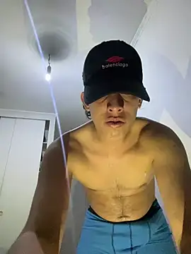 Snapshot of breiderxexiboys chatting on 12-16-24, 04:45 breiderxexiboys online show from 12-16-24, 04:45