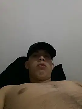 Snapshot of breiderxexiboys chatting on 12-20-24, 12:41 breiderxexiboys online show from 12-20-24, 12:41