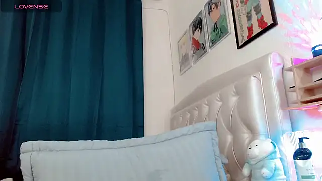 lunalovedoll  online show from 04-18-26, 06:21