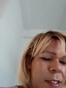 blondebitchlitle online show from 10-18-25, 08:22