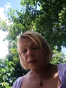 blondebitchlitle online show from 10-24-25, 04:50