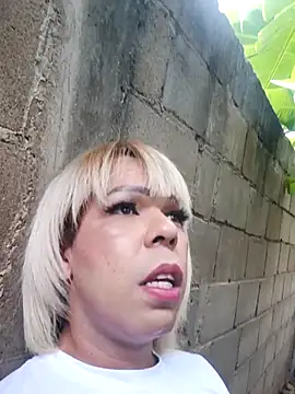 blondebitchlitle online show from 12-04-25, 01:21