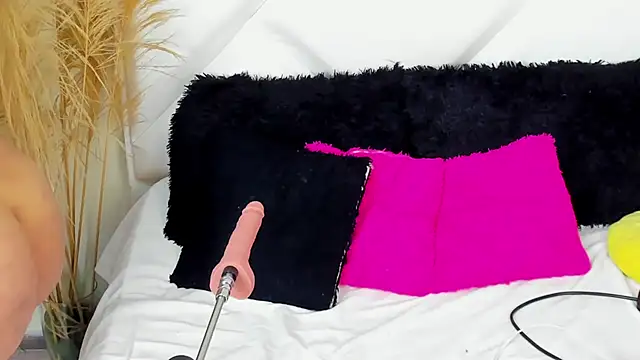Snapshot of ScarlethNatasha chatting on 01-29-25, 12:33 ScarlethNatasha online show from 01-29-25, 12:33