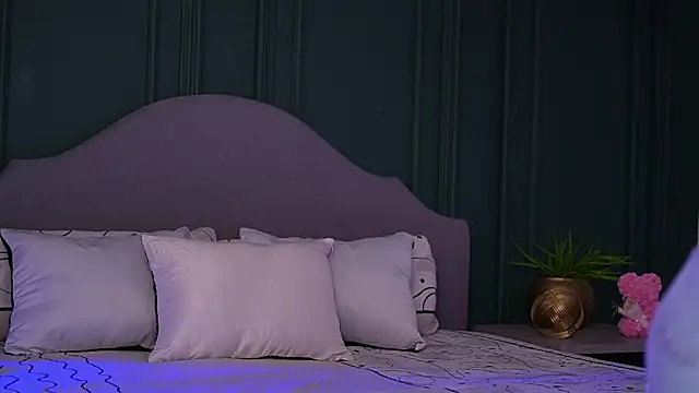 ArwenMuse online show from 10-24-25, 09:25