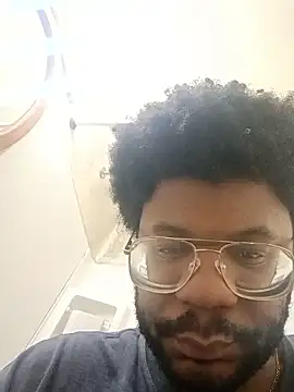 Snapshot of dvaughn3117 chatting on 02-14-26, 04:18 dvaughn3117 online show from 02-14-26, 04:18