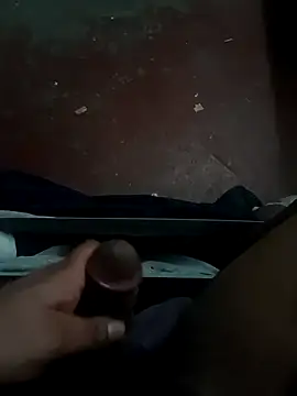 Snapshot of dvaughn3117 chatting on 01-01-25, 01:37 dvaughn3117 online show from 01-01-25, 01:37