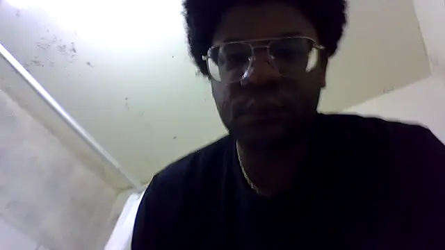 Snapshot of dvaughn3117 chatting on 04-05-26, 12:56 dvaughn3117 online show from 04-05-26, 12:56