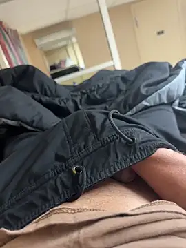 Snapshot of Shipmate-boricua chatting on 03-11-25, 04:51 Shipmate-boricua online show from 03-11-25, 04:51