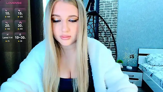 Evacadooo online show from 09-30-25, 05:02