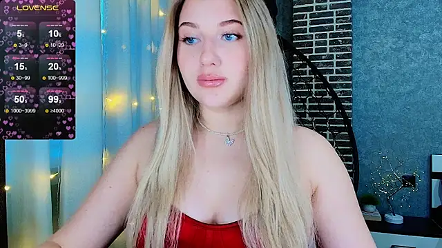 Evacadooo online show from 11-26-25, 04:45