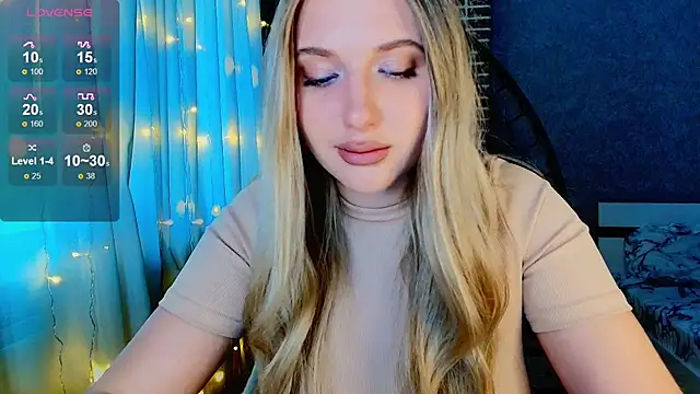 Evacadooo online show from 10-10-25, 04:46