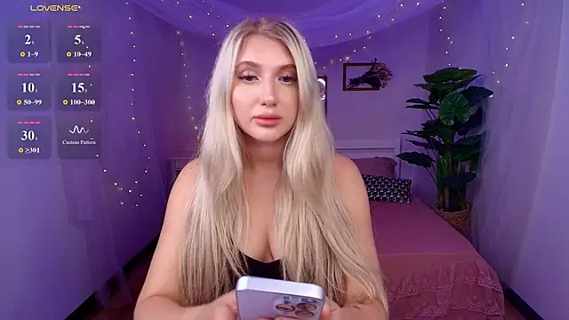 Evacadooo online show from 07-07-26, 02:58