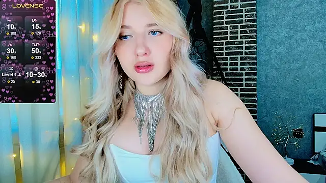 Evacadooo online show from 12-04-25, 04:22