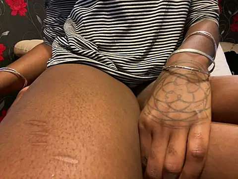 iveedie017 online show from 01-28-25, 07:00