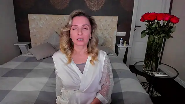 Snapshot of AllisonWilliams chatting on 09-14-25, 05:02 AllisonWilliams online show from 09-14-25, 05:02