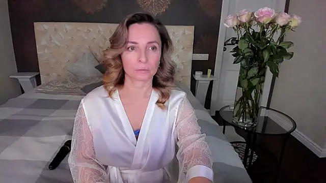 AllisonWilliams online show from 11-29-25, 03:45