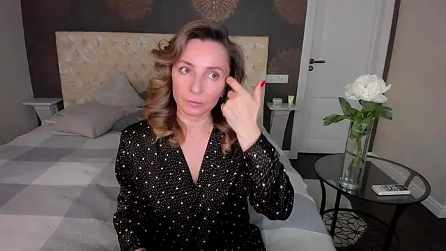 AllisonWilliams online show from 11-22-25, 04:06