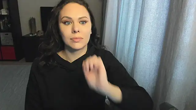 Snapshot of MollyCheiz chatting on 10-21-25, 10:58 MollyCheiz online show from 10-21-25, 10:58