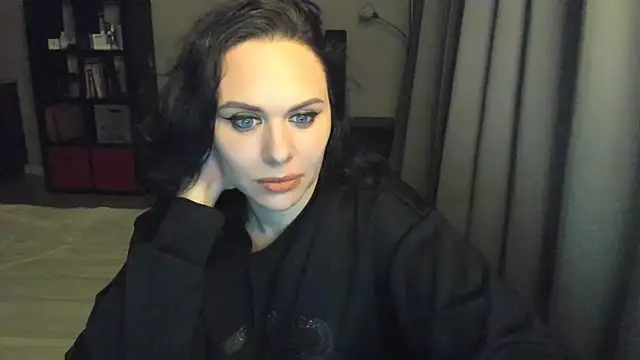 Snapshot of MollyCheiz chatting on 03-05-25, 09:15 MollyCheiz online show from 03-05-25, 09:15