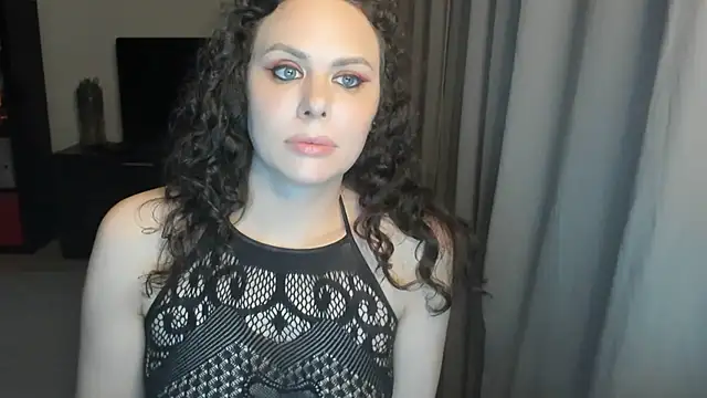 Snapshot of MollyCheiz chatting on 06-06-26, 08:36 MollyCheiz online show from 06-06-26, 08:36