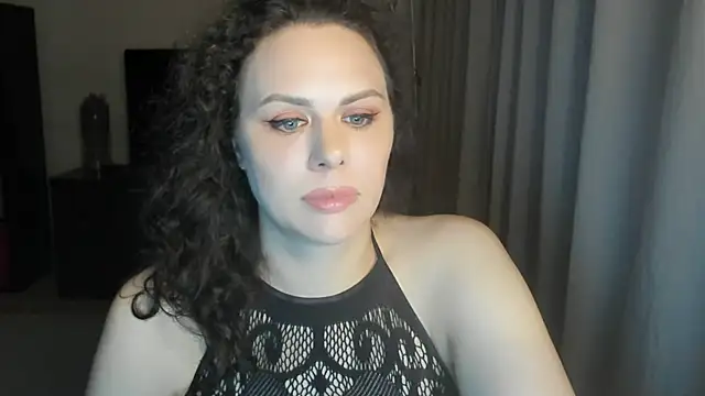 Snapshot of MollyCheiz chatting on 06-22-26, 09:23 MollyCheiz online show from 06-22-26, 09:23