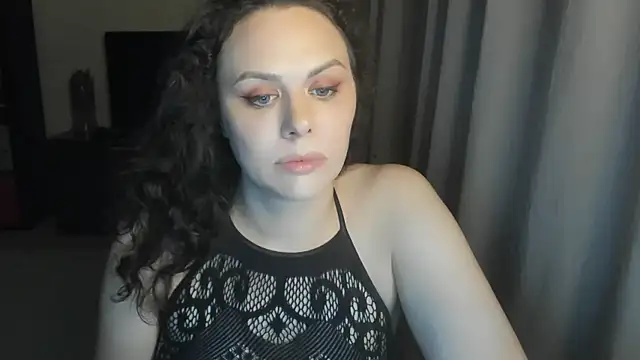 Snapshot of MollyCheiz chatting on 06-13-26, 09:02 MollyCheiz online show from 06-13-26, 09:02