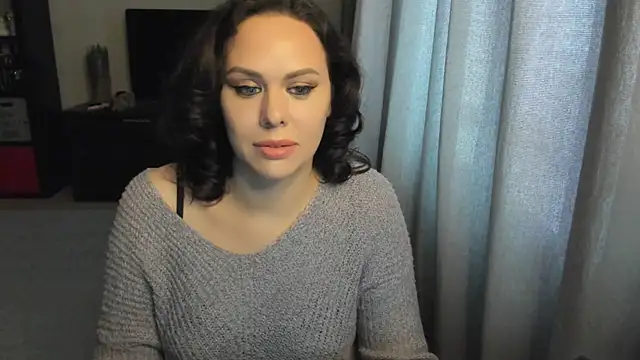Snapshot of MollyCheiz chatting on 10-22-25, 11:53 MollyCheiz online show from 10-22-25, 11:53