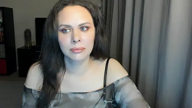 Snapshot of MollyCheiz chatting on 07-18-26, 11:13 MollyCheiz online show from 07-18-26, 11:13