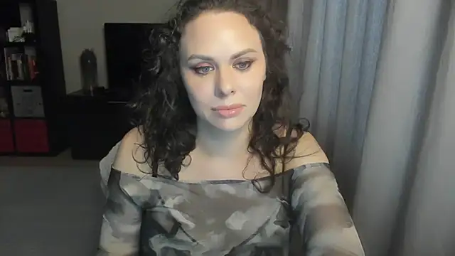 MollyCheiz online show from 05-25-26, 04:49