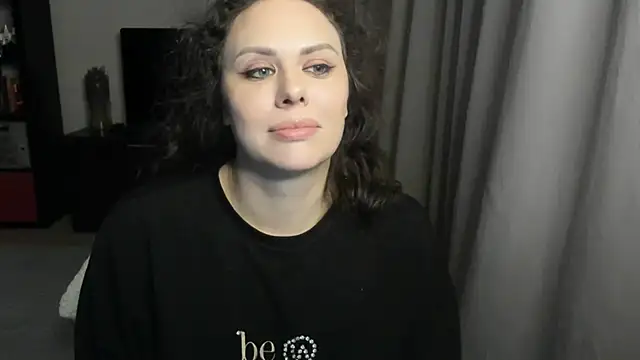 MollyCheiz online show from 05-27-26, 09:00
