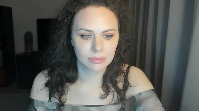 Snapshot of MollyCheiz chatting on 06-28-26, 10:49 MollyCheiz online show from 06-28-26, 10:49
