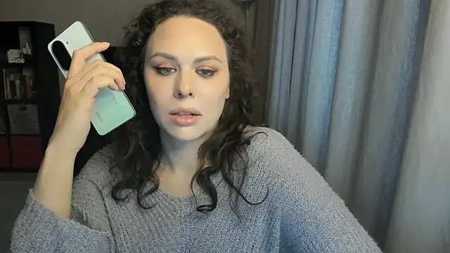 MollyCheiz online show from 05-31-26, 05:51