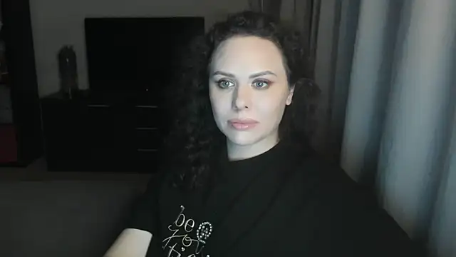 Snapshot of MollyCheiz chatting on 06-18-26, 08:47 MollyCheiz online show from 06-18-26, 08:47