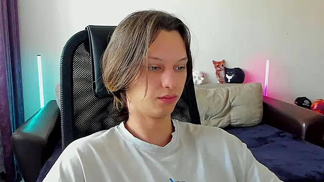 Ostin meow online show from 05-08-26, 06:06