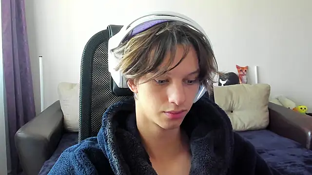 Ostin meow online show from 10-31-25, 08:00