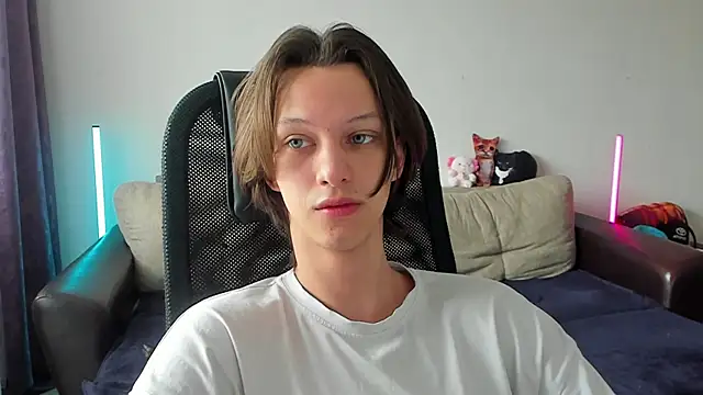 Ostin meow online show from 05-18-26, 09:58