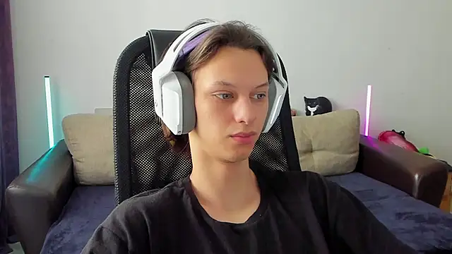 Snapshot of Ostin_meow chatting on 03-02-26, 05:08 Ostin meow online show from 03-02-26, 05:08