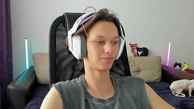 Snapshot of Ostin_meow chatting on 02-27-26, 05:29 Ostin meow online show from 02-27-26, 05:29