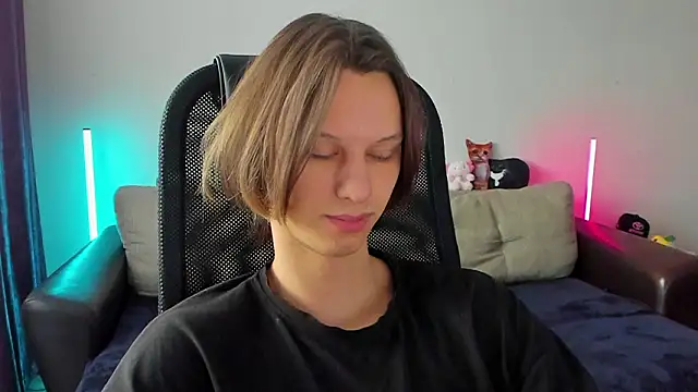 Ostin meow online show from 03-23-26, 02:22