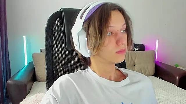 Snapshot of Ostin_meow chatting on 02-01-26, 07:39 Ostin meow online show from 02-01-26, 07:39