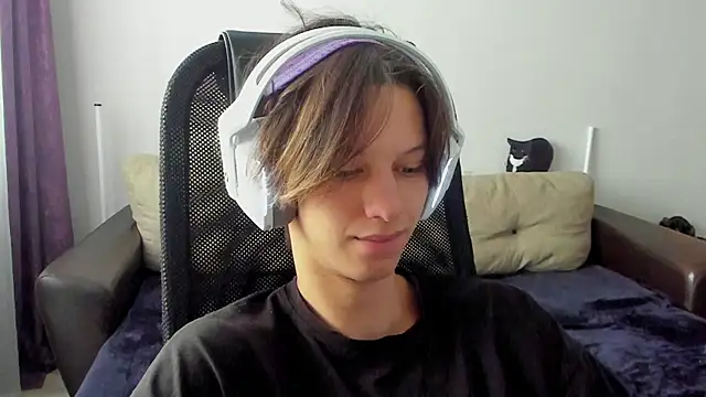 Ostin meow online show from 11-15-25, 07:23