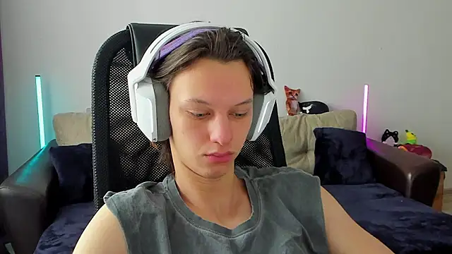 Snapshot of Ostin_meow chatting on 02-25-26, 07:08 Ostin meow online show from 02-25-26, 07:08